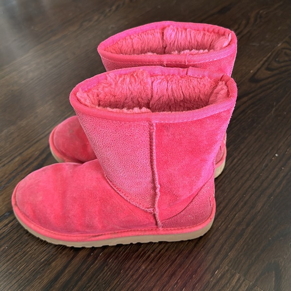 Hot pink size 5 UGGs, EUC! - Picture 3 of 9